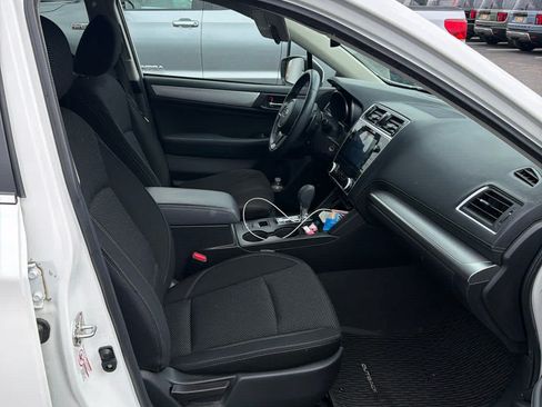 Used 2019 Subaru Outback 2.5i Premium AWD/4WD image 4