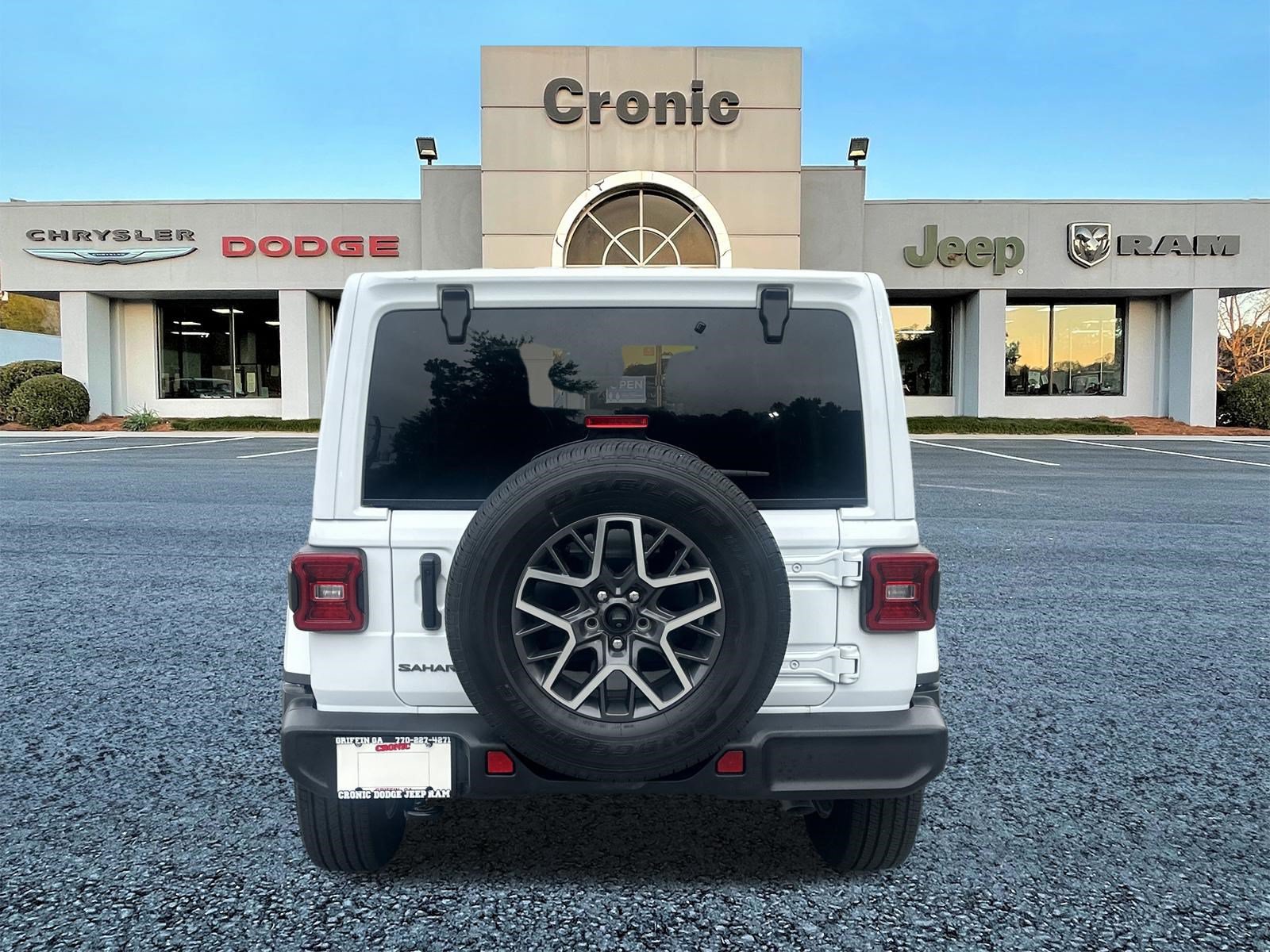 Used 2026 Jeep Wrangler Unlimited Sahara AWD/4WD image 4