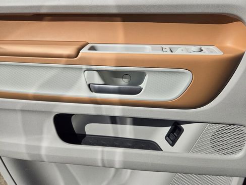 New 2025 Volkswagen ID. Buzz 1st Edition image 19