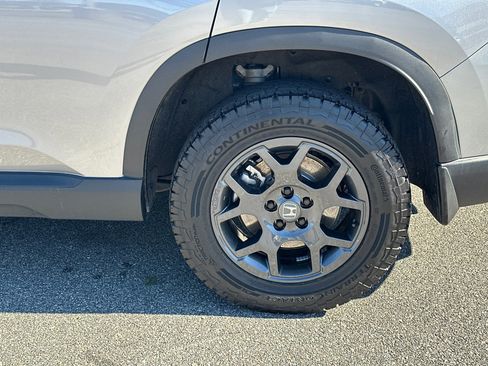 Used 2025 Honda Pilot TrailSport image 20