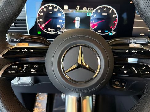 New 2025 Mercedes-Benz GLS 580 4MATIC image 24