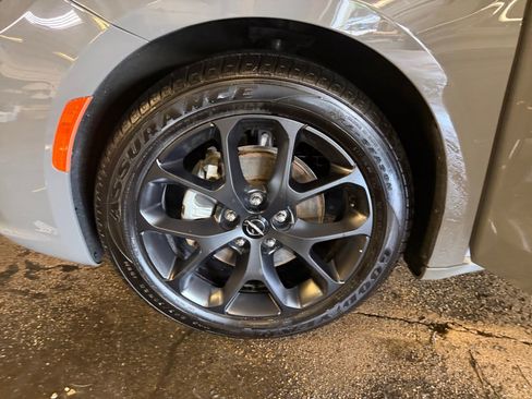 Used 2025 Chrysler Pacifica Limited FWD image 31