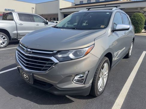 Used 2018 Chevrolet Equinox Premier image 1