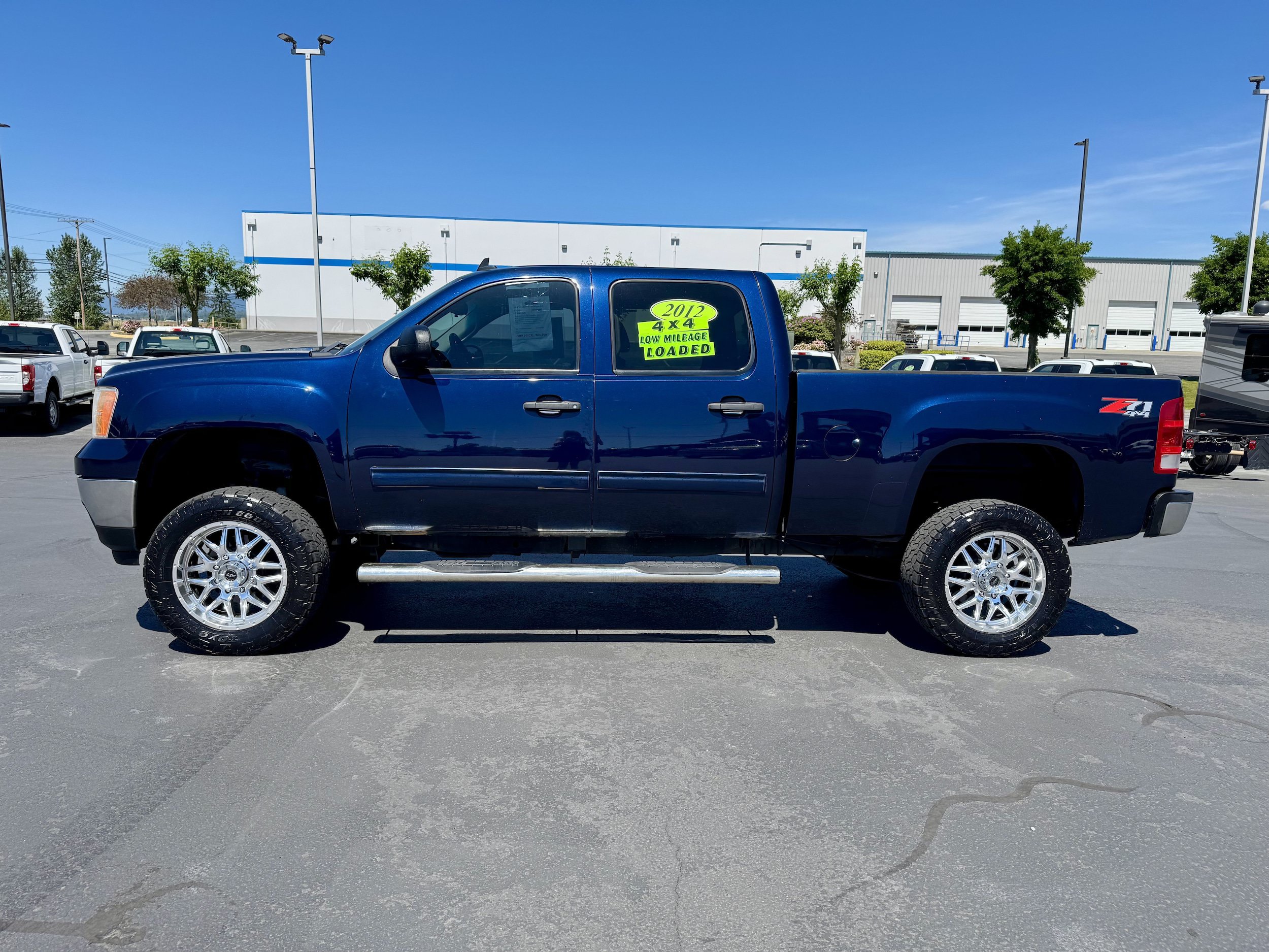 Used 2012 GMC Sierra 2500 SLE w/ SLE Preferred Package AWD/4WD image 7