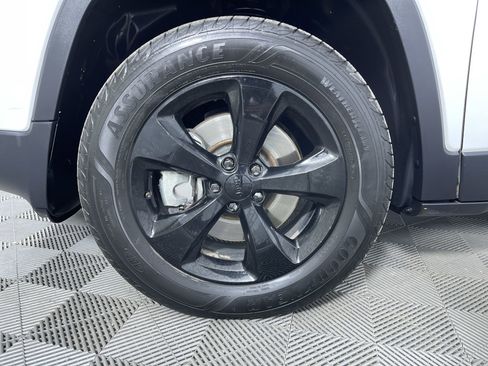 Used 2016 Jeep Cherokee Sport w/ Cold Weather Group image 26