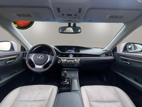 Used 2013 Lexus ES 350 w/ Luxury Pkg FWD image 16
