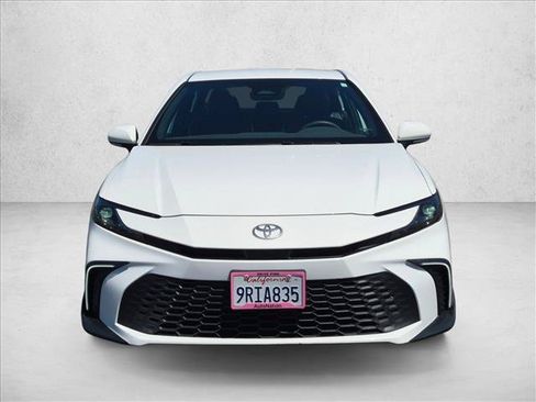 Used 2025 Toyota Camry SE w/ Convenience Package FWD image 2
