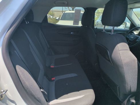 Used 2025 Chevrolet TrailBlazer LT AWD/4WD image 28