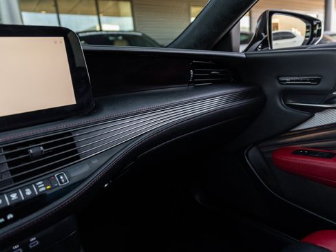 Used 2023 Lexus LS 500 F Sport image 31