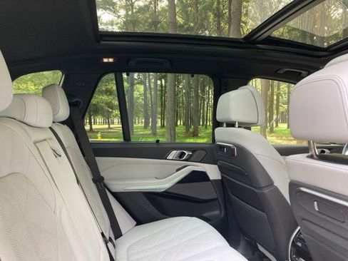 Used 2025 BMW X5 M60i image 26