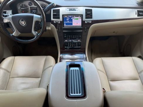 Used 2014 Cadillac Escalade Luxury AWD/4WD image 15