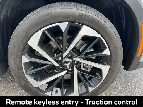 Used 2023 Mitsubishi Outlander SE AWD/4WD image 11