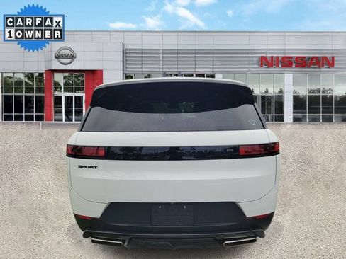 Used 2025 Land Rover Range Rover Sport SE AWD/4WD image 3