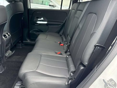 Used 2026 Mercedes-Benz GLB 250 image 6