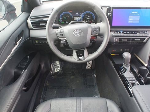 Used 2025 Toyota Camry XSE w/ Premium Plus Package FWD image 5