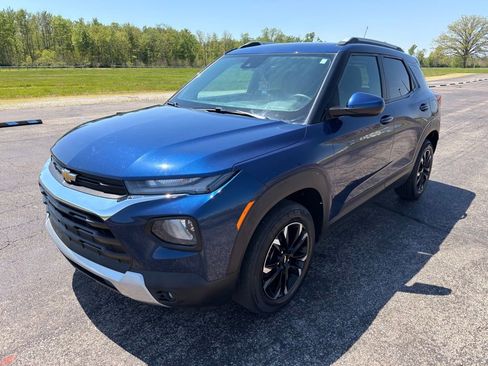 Used 2022 Chevrolet TrailBlazer LT w/ LPO, Blackout Package AWD/4WD image 16