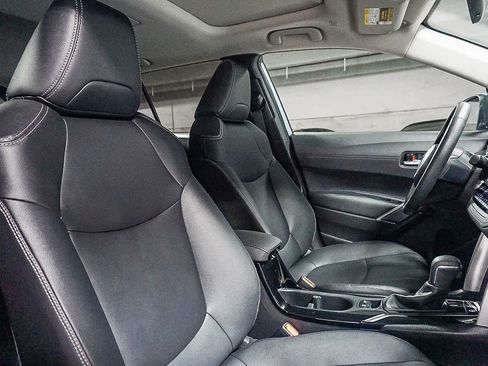 Certified 2023 Toyota Corolla Cross XLE w/ Convenience Package FWD image 18