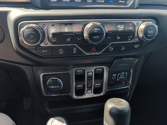 Used 2018 Jeep Wrangler Unlimited Sahara AWD/4WD image 20