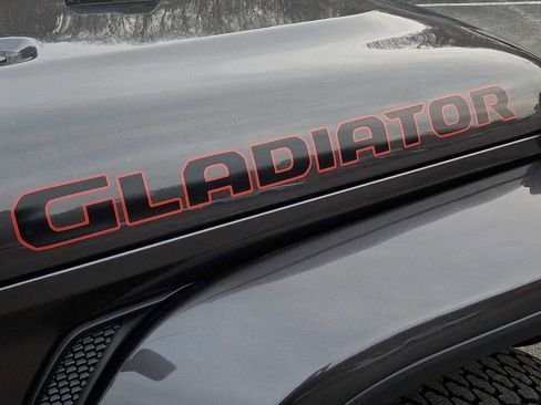 Used 2021 Jeep Gladiator Sport image 31