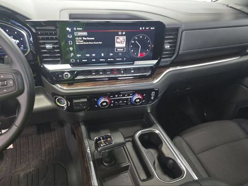Used 2024 GMC Sierra 1500 Elevation AWD/4WD image 7