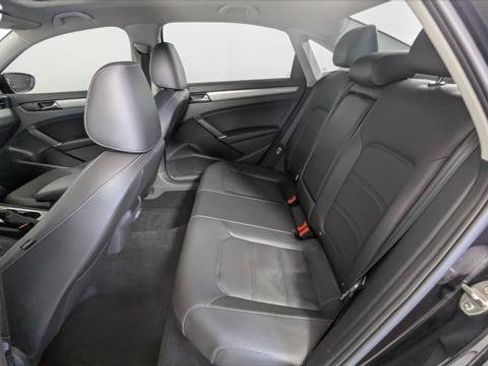 Used 2022 Volkswagen Passat 2.0T SE image 18