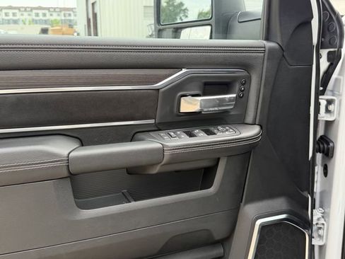 New 2026 RAM 2500 Laramie AWD/4WD image 12
