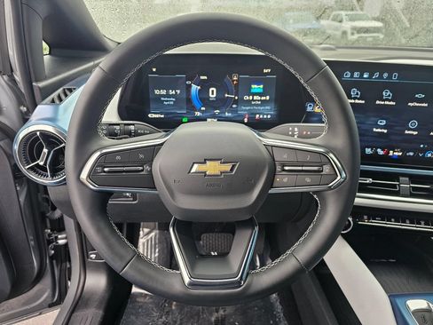 Used 2026 Chevrolet Equinox EV LT w/ Convenience Package II AWD/4WD image 24