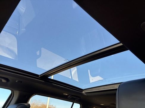 Used 2024 Jeep Wagoneer Series II image 10