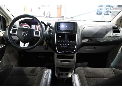 Used 2012 Dodge Grand Caravan Crew FWD image 22