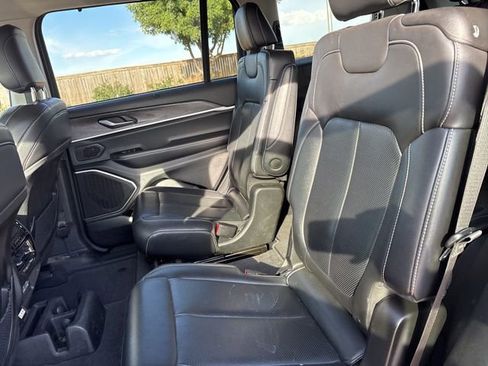 Used 2022 Jeep Grand Cherokee L Limited w/ Luxury Tech Group II image 21