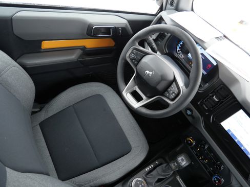 Used 2022 Ford Bronco 2-Door image 9