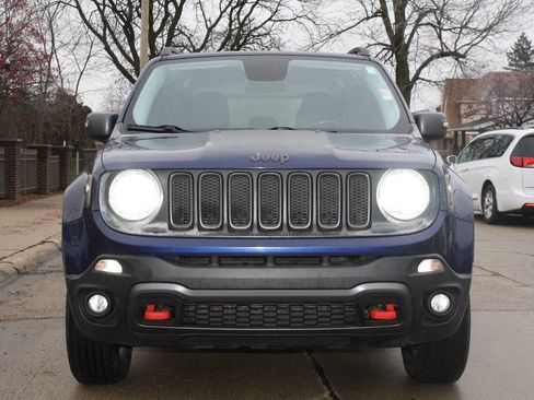 Used 2016 Jeep Renegade Trailhawk image 3