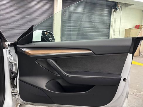 Used 2023 Tesla Model 3 Performance image 14