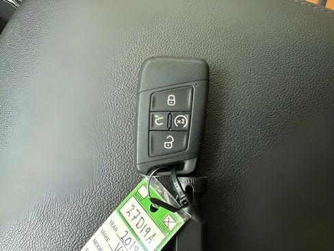 Used 2018 Volkswagen Atlas SEL Premium AWD/4WD image 37