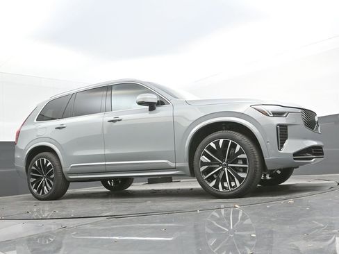 New 2026 Volvo XC90 B6 Plus w/ Protection Package Premier image 19