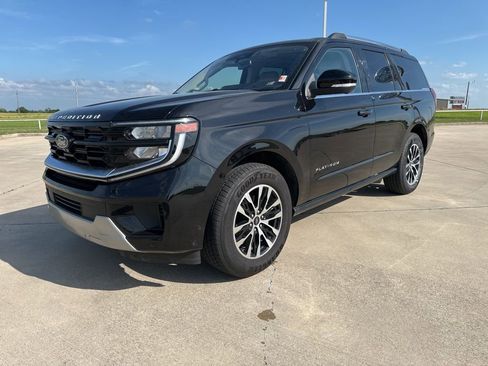 Used 2025 Ford Expedition Platinum image 1