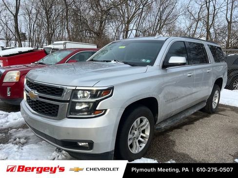 Used 2018 Chevrolet Suburban LT image 6