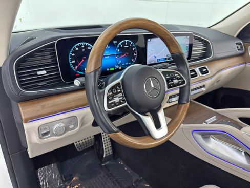 Used 2021 Mercedes-Benz GLS 580 4MATIC image 14