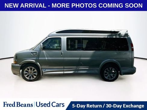 Used 2022 Chevrolet Express 2500 w/ Enhanced Convenience Package RWD image 4