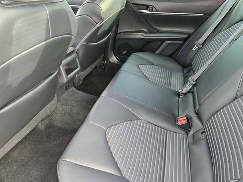 Used 2022 Toyota Camry SE image 27