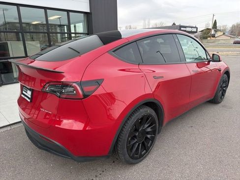 Used 2023 Tesla Model Y Long Range image 10