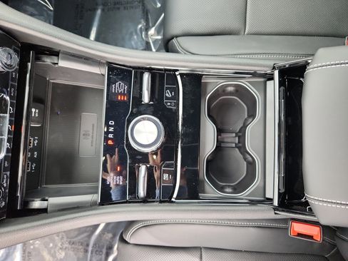 New 2025 Jeep Grand Cherokee Overland w/ Adv Protech Group III image 15