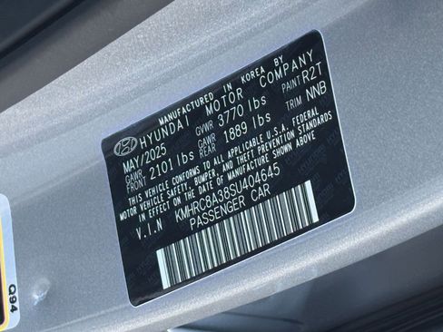 Used 2025 Hyundai Venue SEL image 28