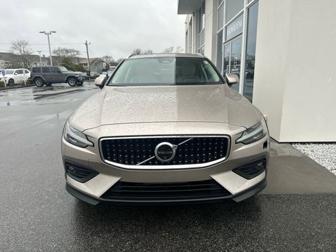 Used 2024 Volvo V60 B5 Cross Country Plus w/ Protection Package Premier image 3