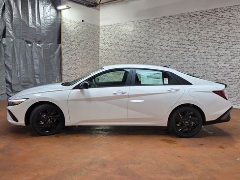 New 2026 Hyundai Elantra SEL Sport Premium FWD image 3