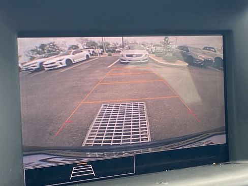 Used 2022 GMC Terrain SLE w/ Driver Convenience Package FWD image 10