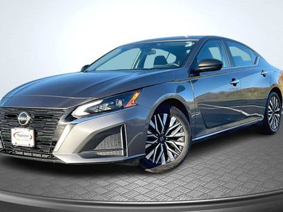 Used 2024 Nissan Altima 2.5 SV