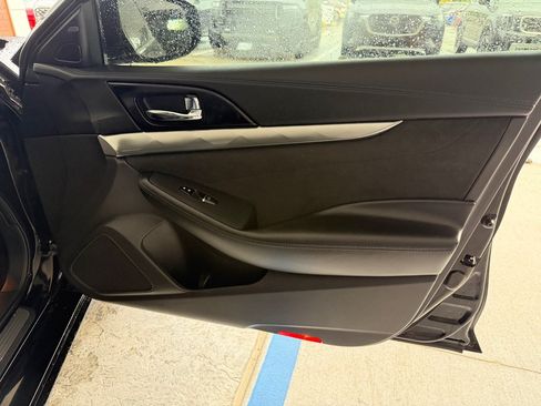 Used 2016 Nissan Maxima SR FWD image 26