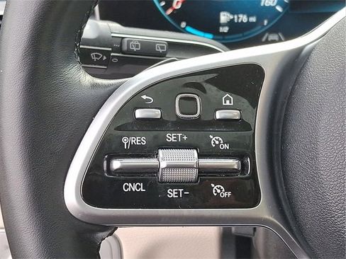 Used 2022 Mercedes-Benz GLS 450 4MATIC image 21