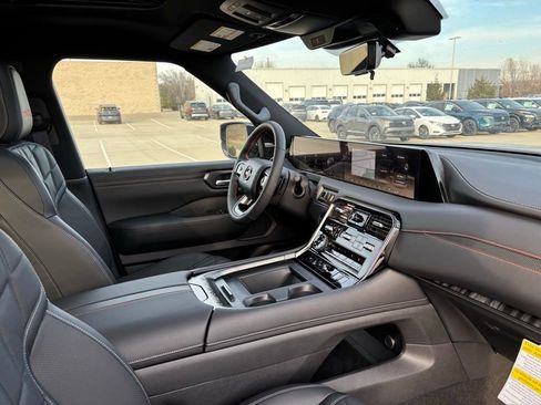 New 2026 Nissan Armada PRO-4X image 18